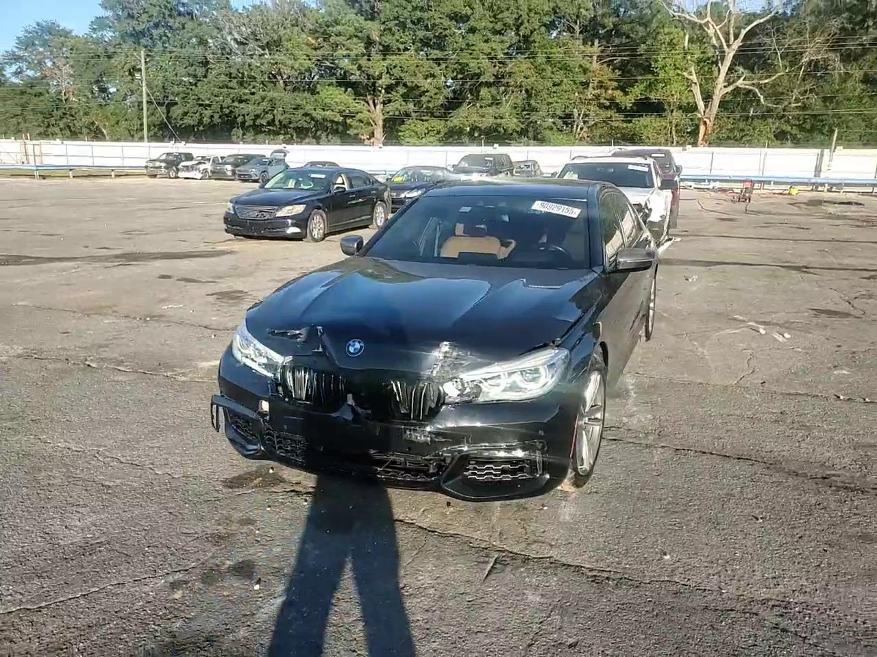 Фото: WBA7F2C56HG422385