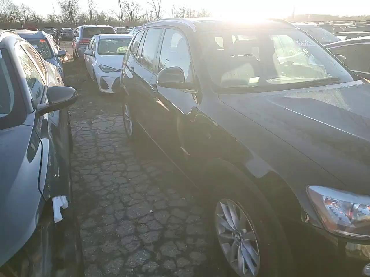 Фото: 5UXWX9C58G0D70478