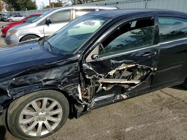 2011 Chrysler 200 Touring VIN: 1C3BC1FG2BN553060 Lot: 90356455