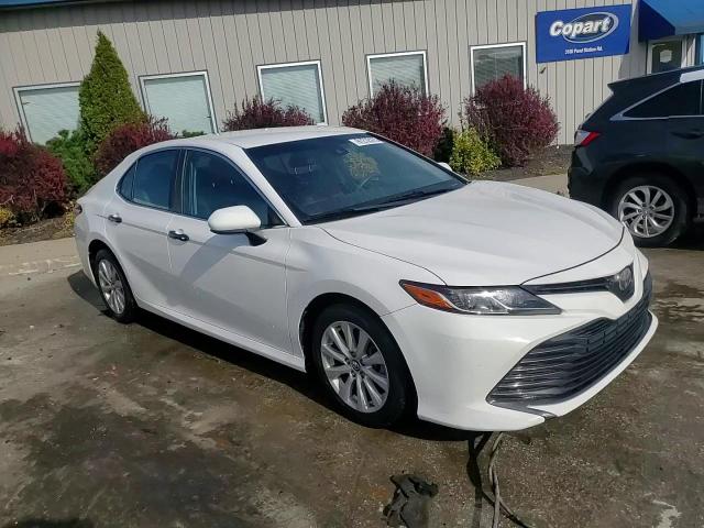 2018 Toyota Camry L VIN: 4T1B11HK3JU011307 Lot: 91212175