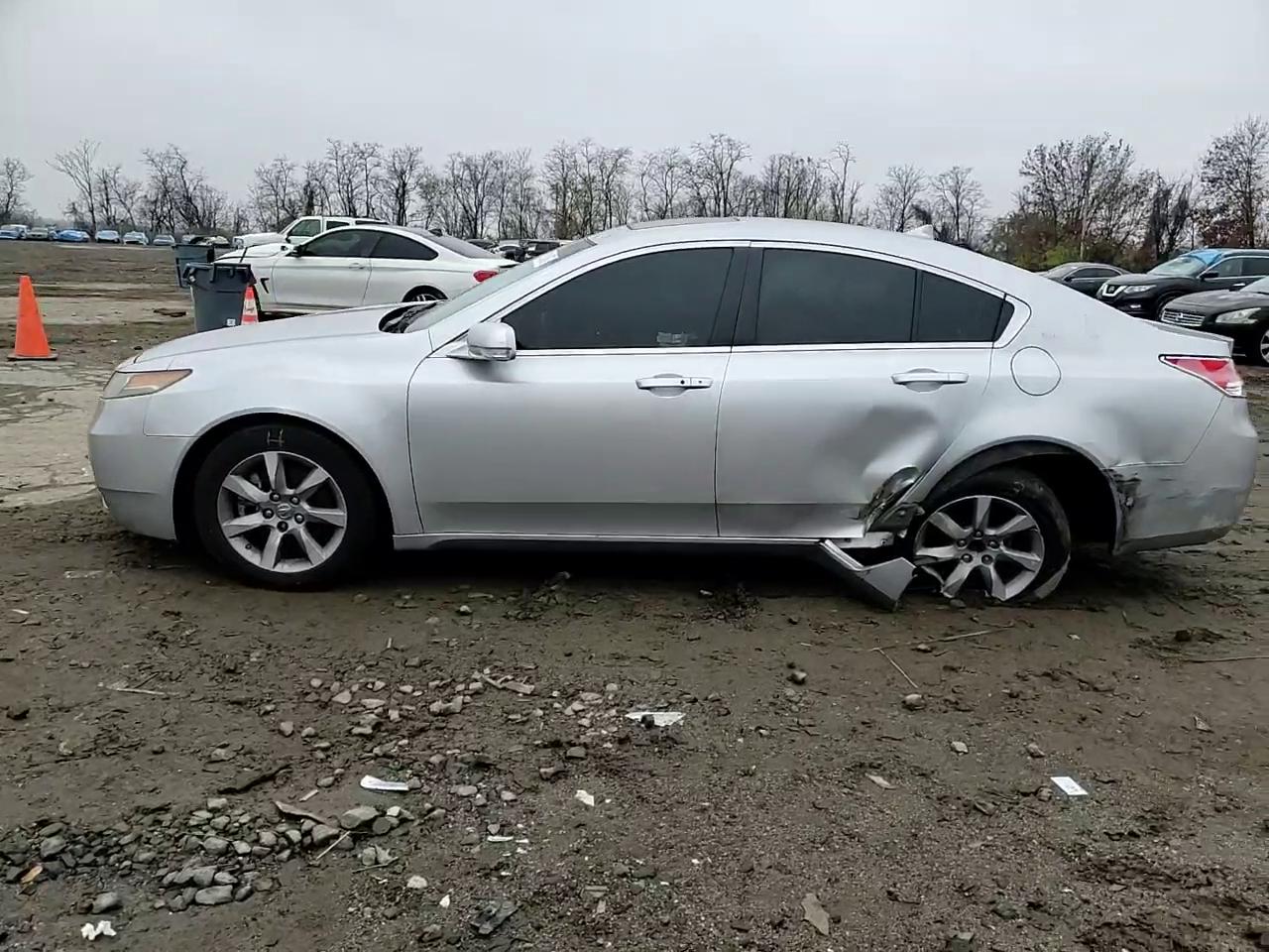 Фото: 19UUA8F51CA027370