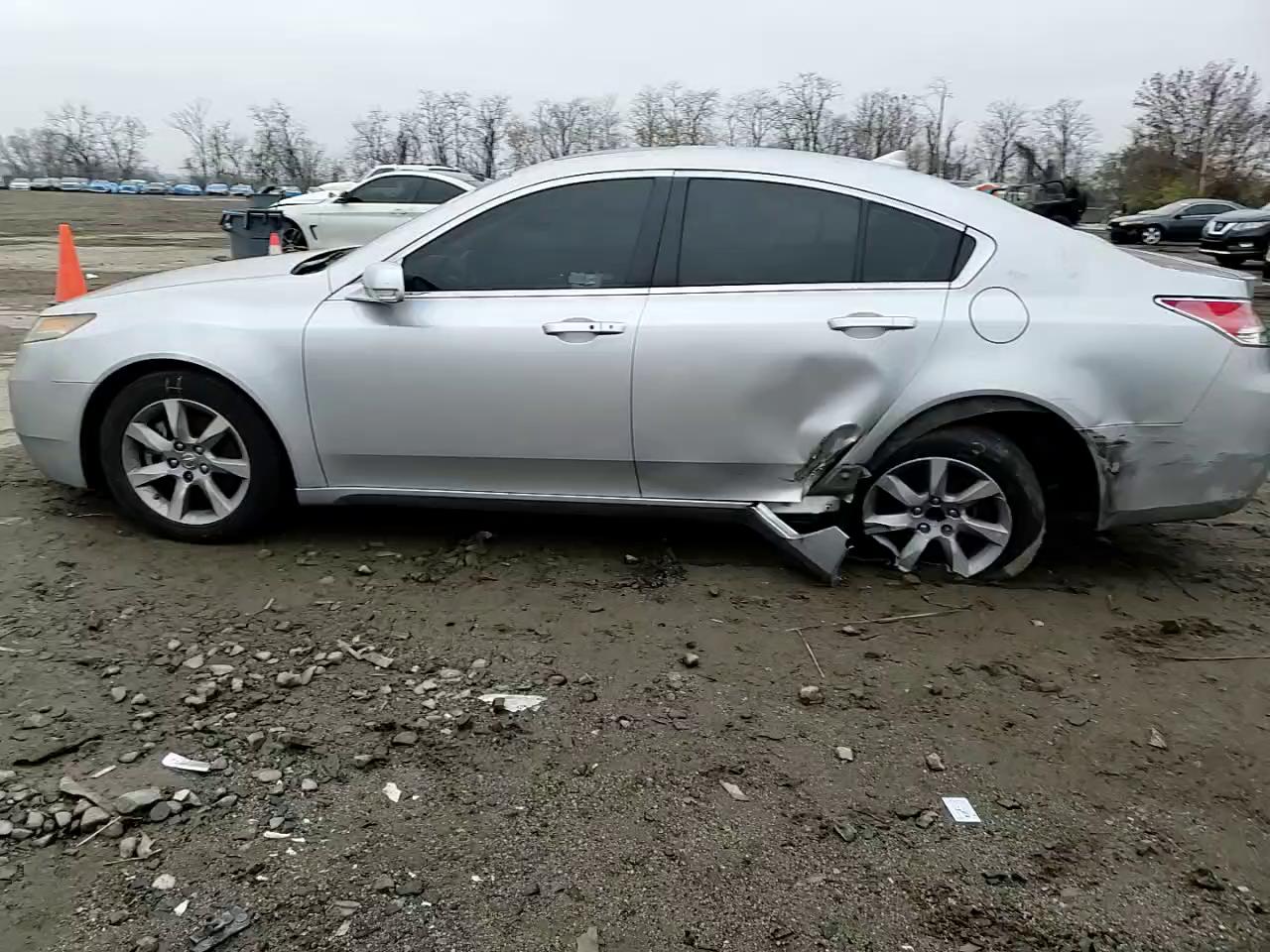 Фото: 19UUA8F51CA027370