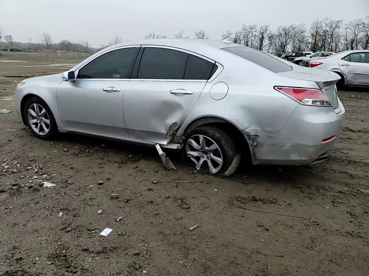 Фото: 19UUA8F51CA027370