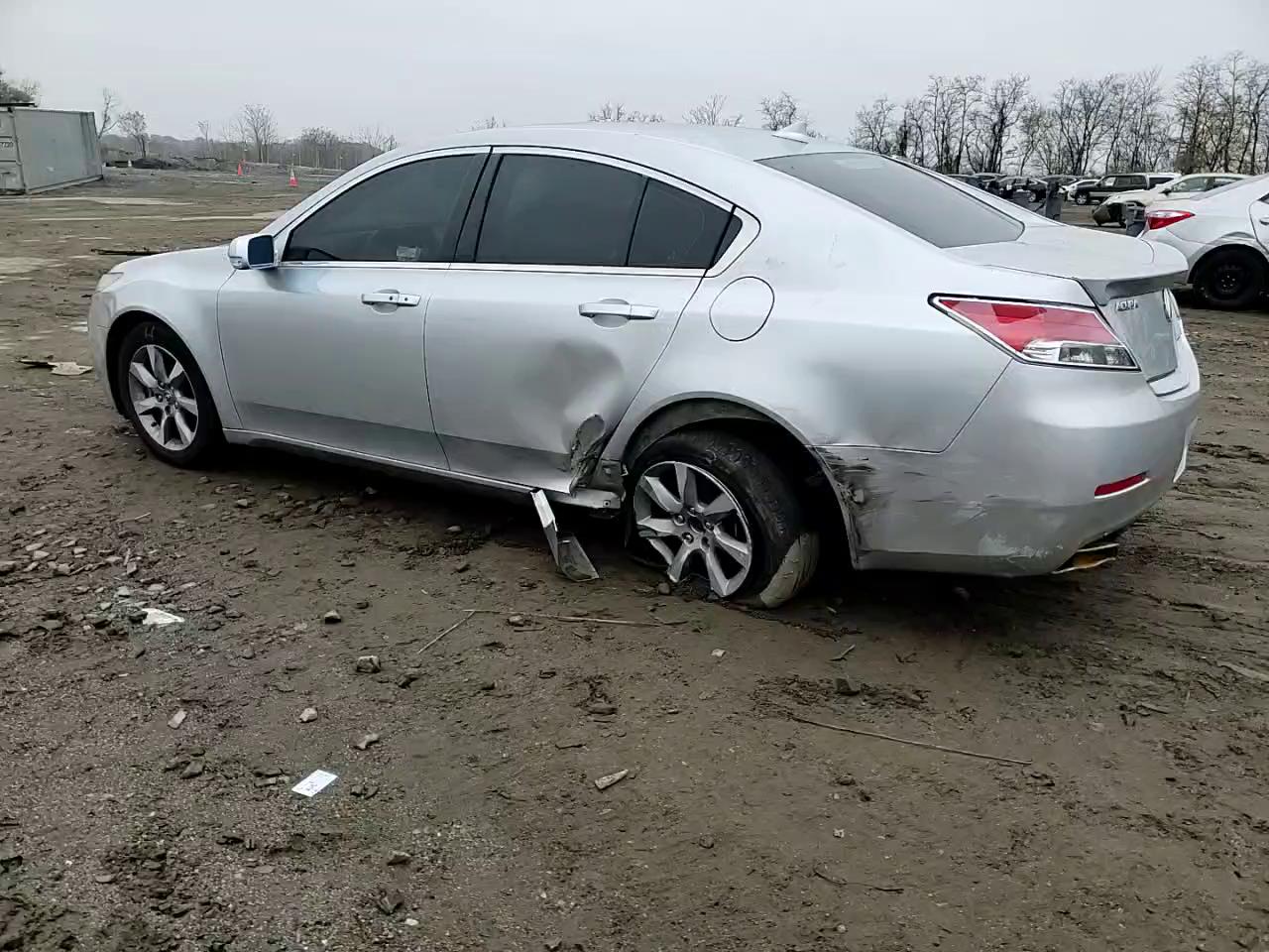 Фото: 19UUA8F51CA027370