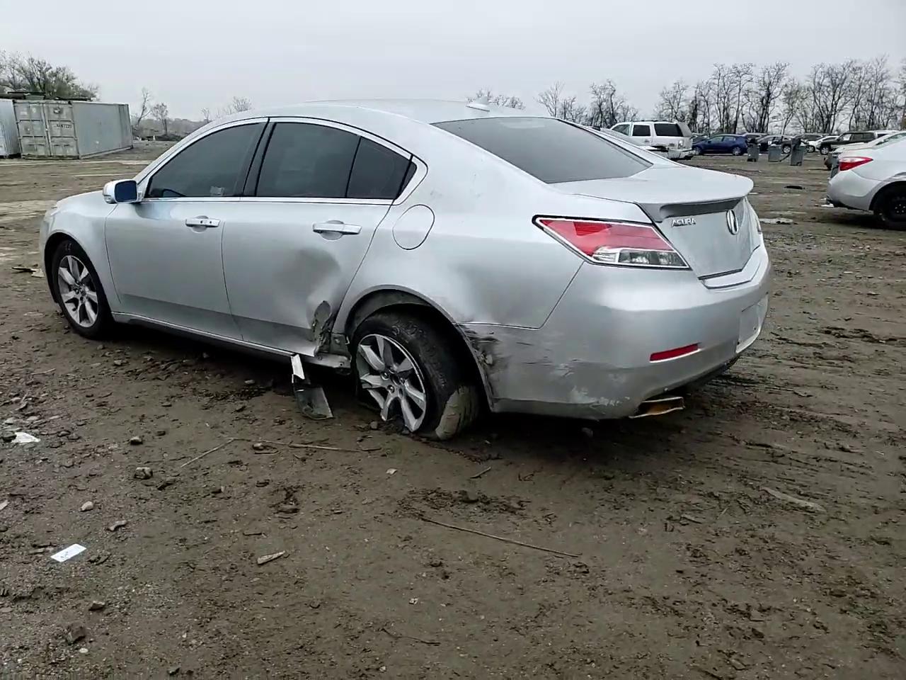 Фото: 19UUA8F51CA027370