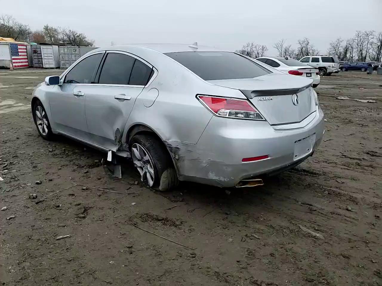 Фото: 19UUA8F51CA027370