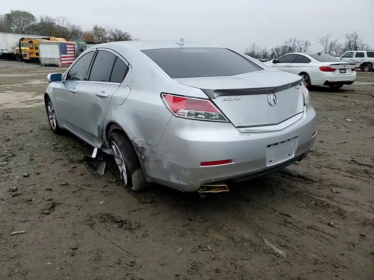 Фото: 19UUA8F51CA027370