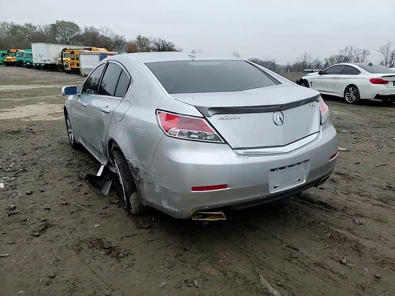 Фото: 19UUA8F51CA027370