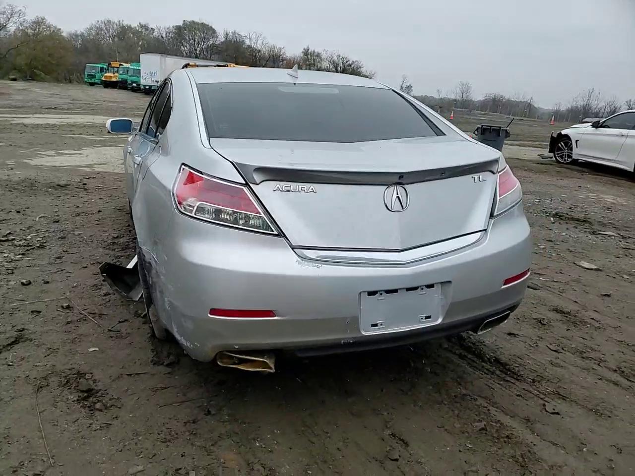 Фото: 19UUA8F51CA027370