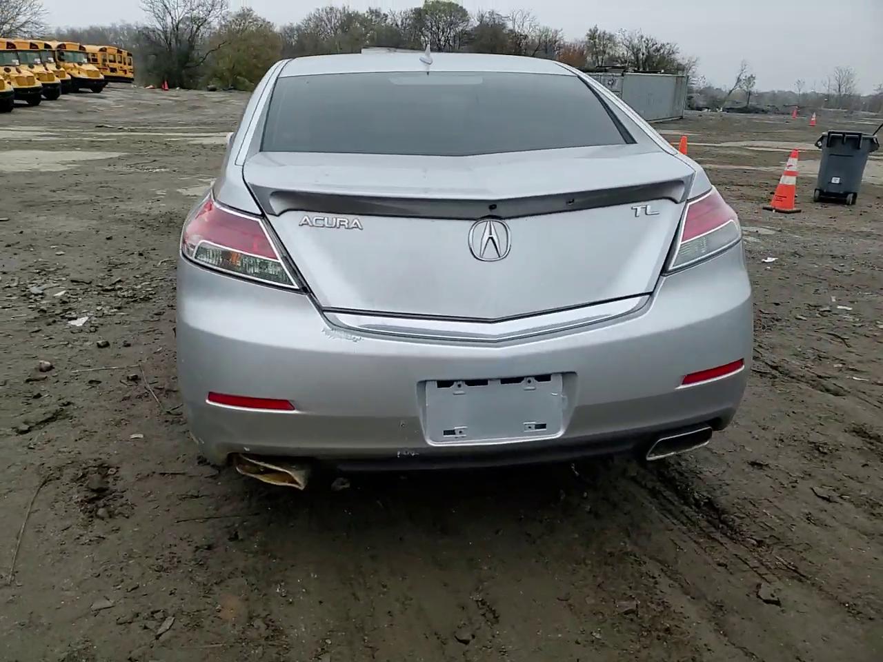 Фото: 19UUA8F51CA027370