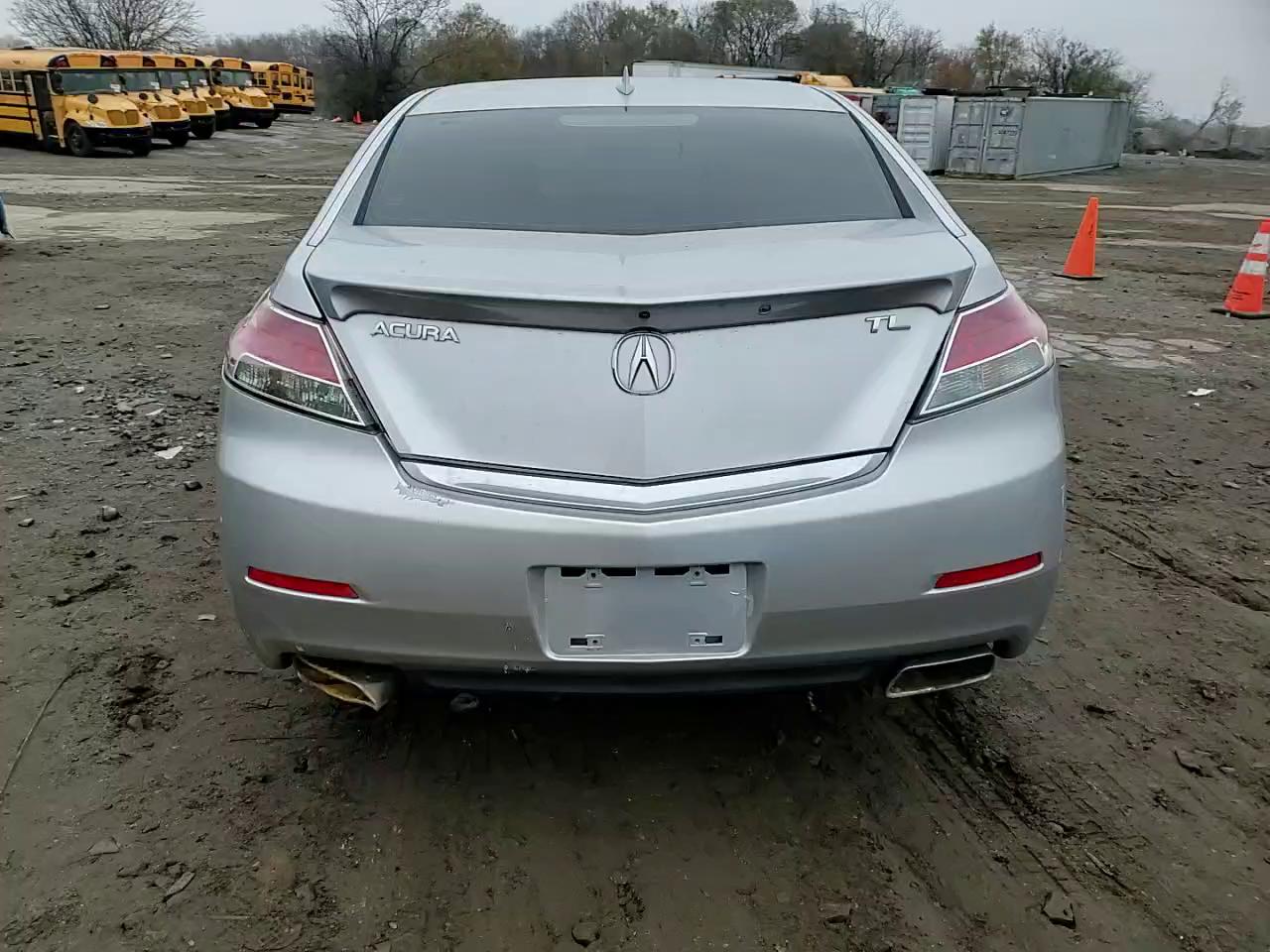 Фото: 19UUA8F51CA027370