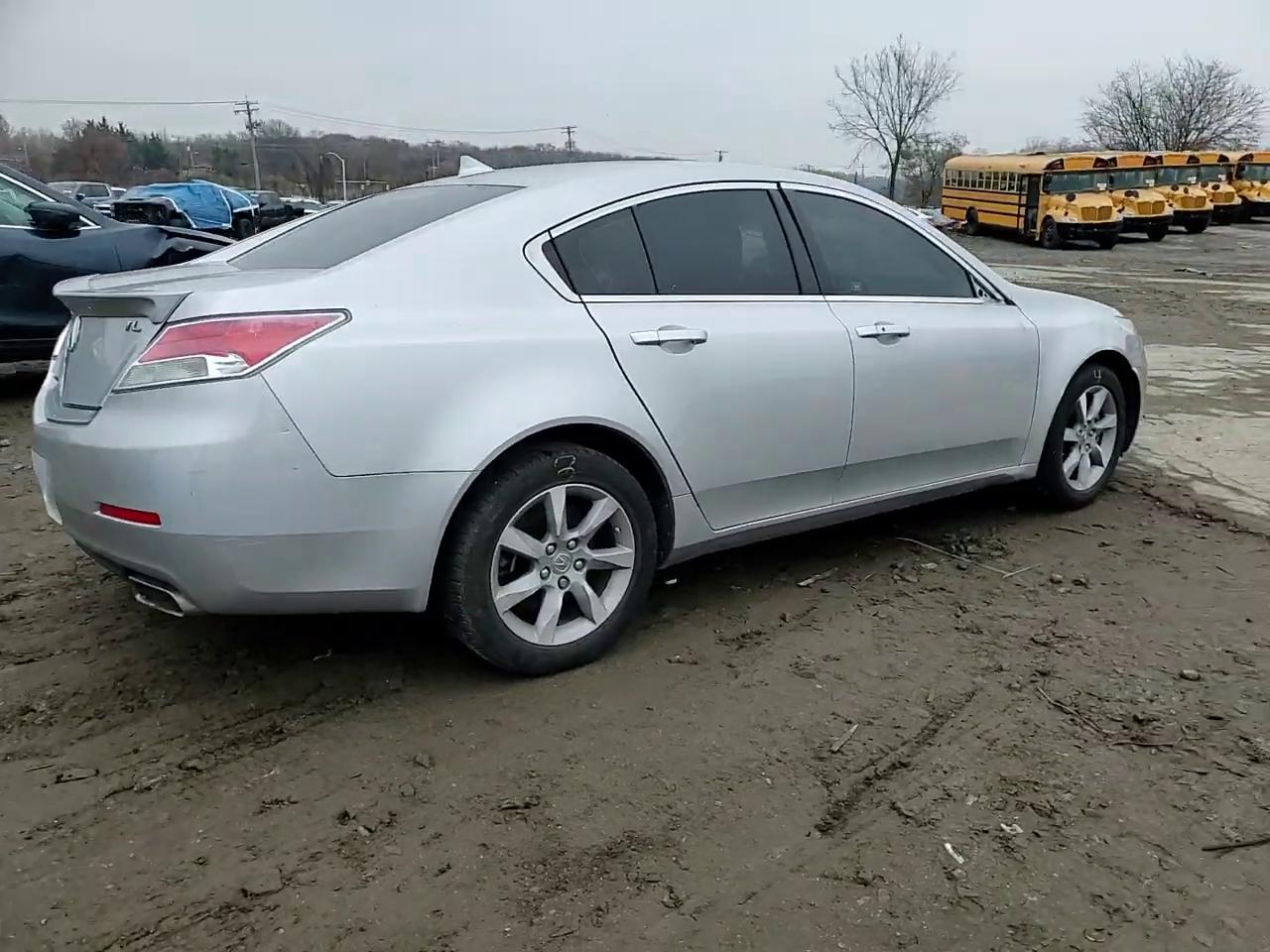 Фото: 19UUA8F51CA027370