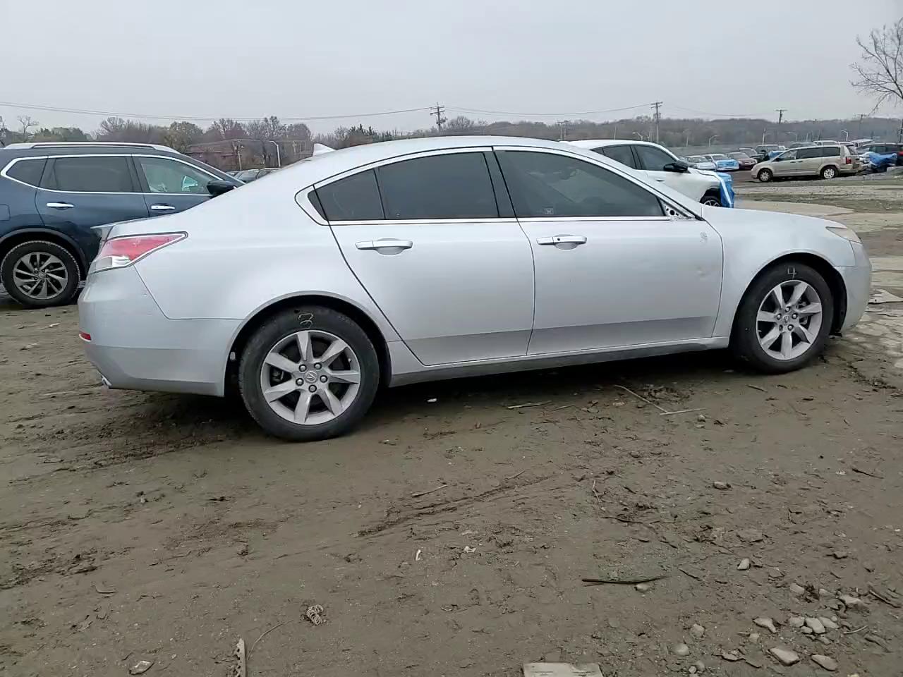 Фото: 19UUA8F51CA027370