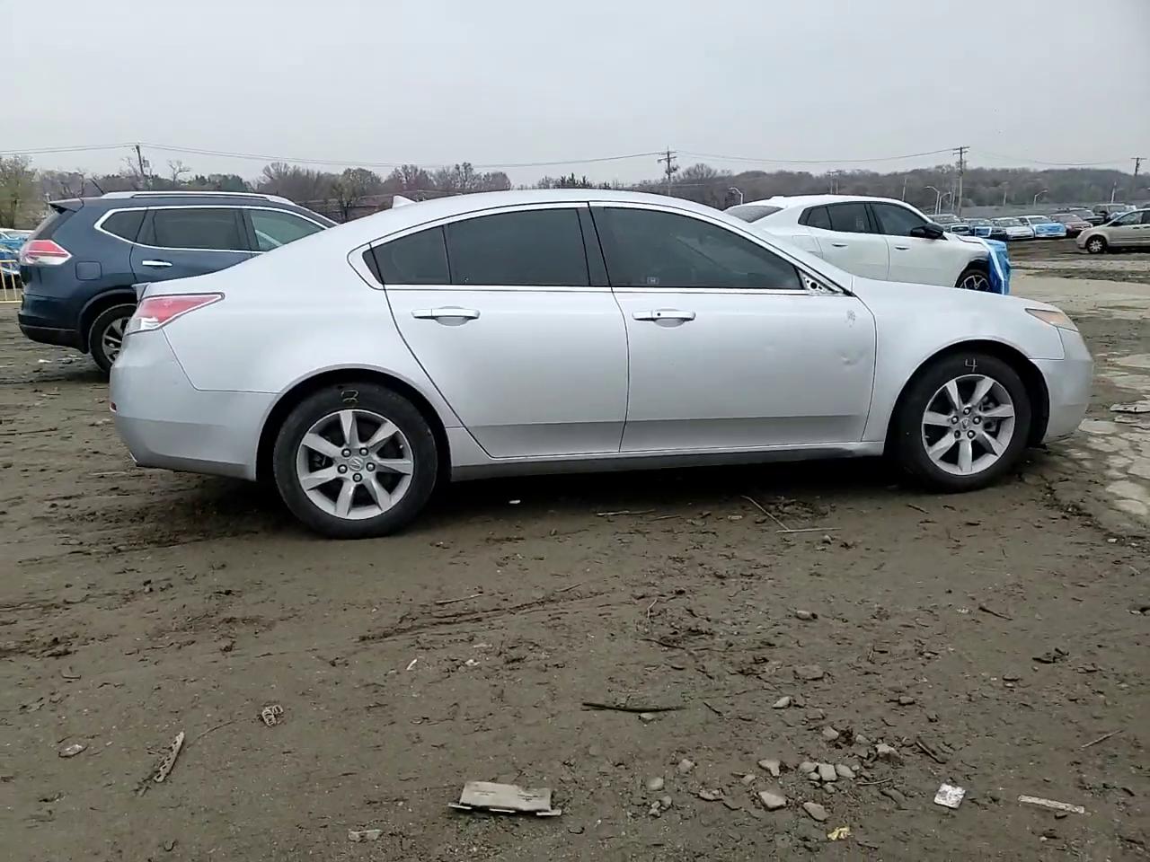 Фото: 19UUA8F51CA027370