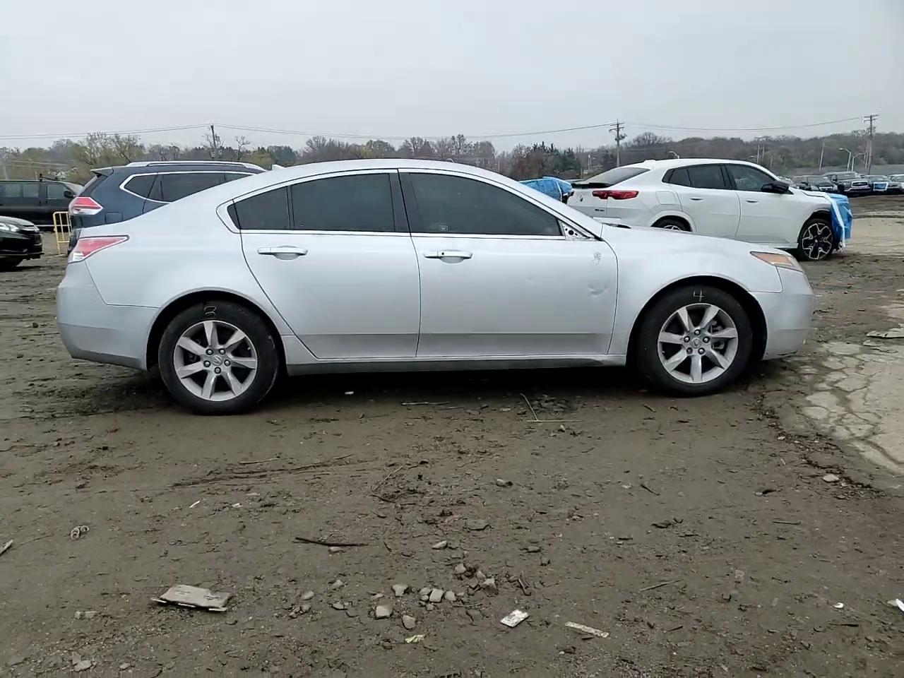 Фото: 19UUA8F51CA027370