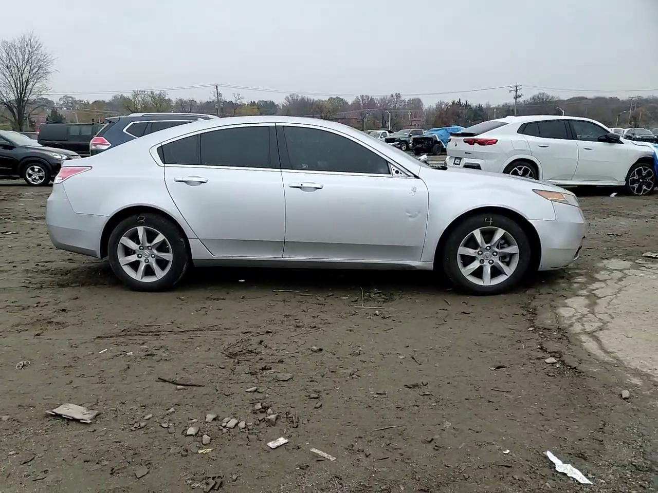 Фото: 19UUA8F51CA027370