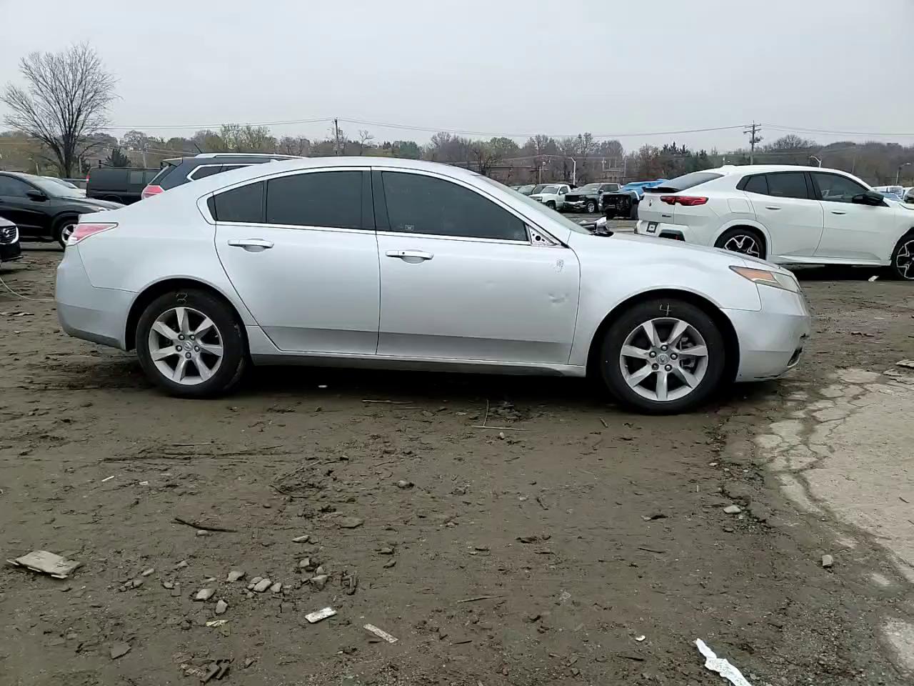 Фото: 19UUA8F51CA027370