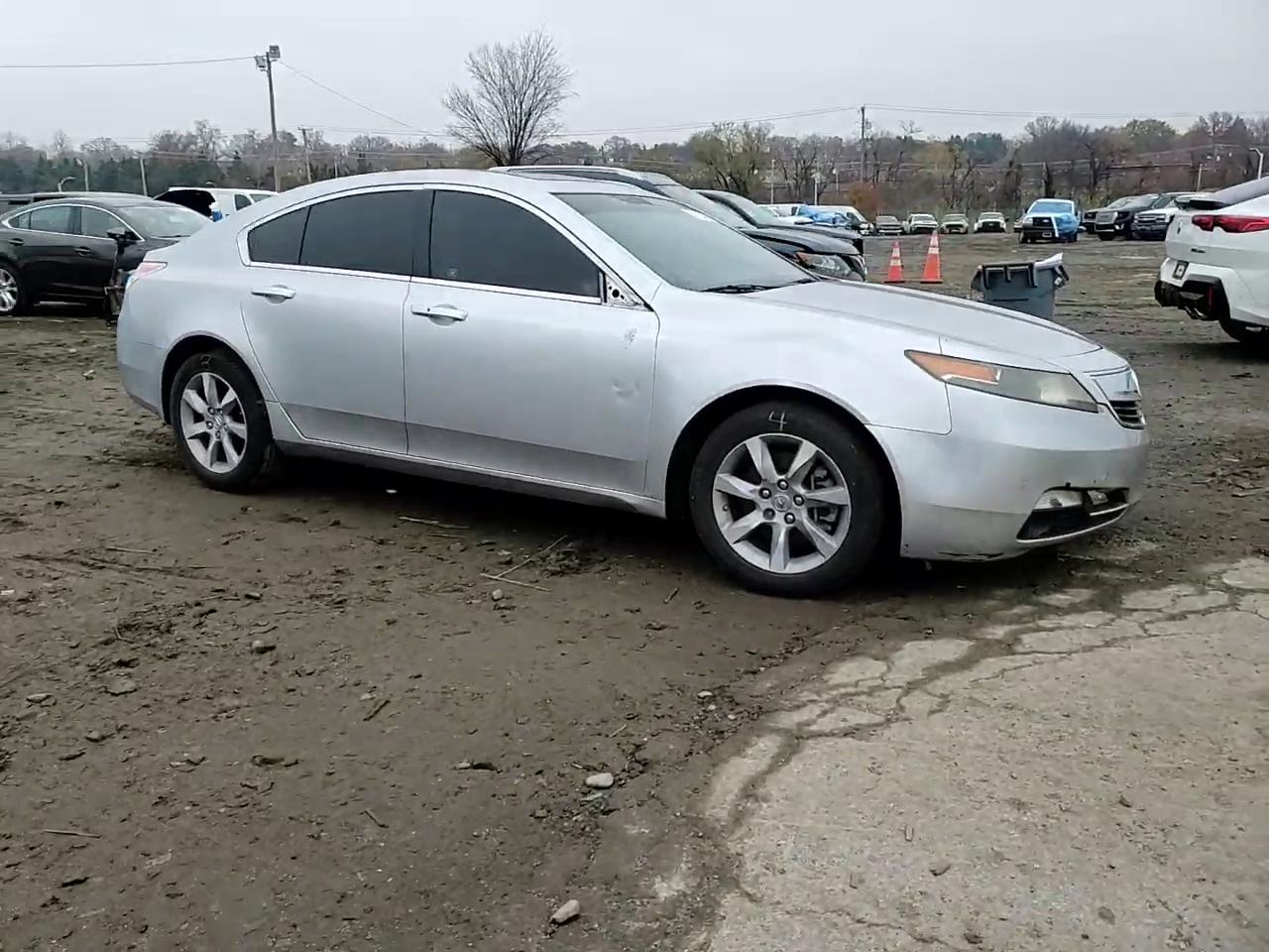 Фото: 19UUA8F51CA027370