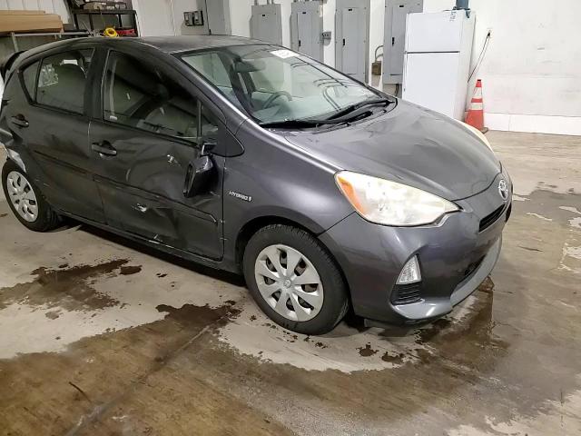 2013 Toyota Prius C VIN: JTDKDTB33D1037002 Lot: 92884165