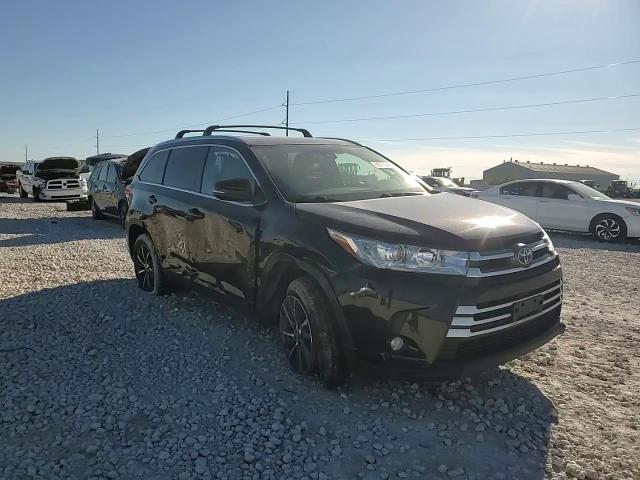 2019 Toyota Highlander Se VIN: 5TDKZRFHXKS560768 Lot: 93773465