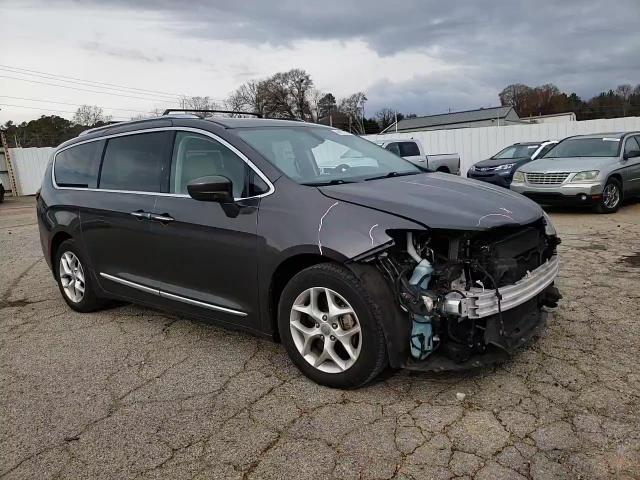 2018 Chrysler Pacifica Touring L VIN: 2C4RC1BG0JR174172 Lot: 94227715