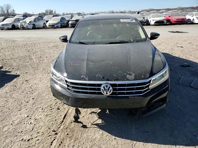 2018 Volkswagen Passat Se VIN: 1VWBA7A38JC042369 Lot: 92530785
