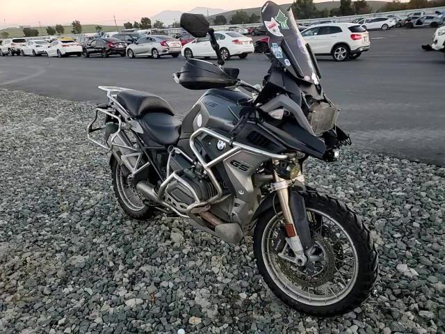 2018 BMW R1200 Gs VIN: WB10A6103JZ657447 Lot: 94271495