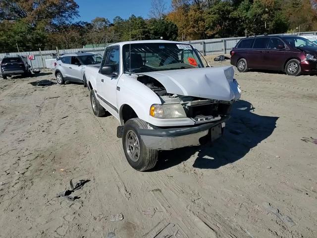 1999 Mazda B3000 Cab Plus VIN: 4F4YR16V4XTM17476 Lot: 91573205