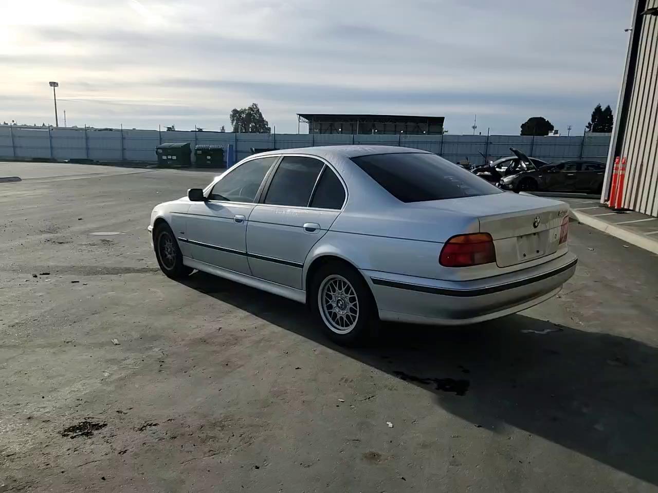 Фото: WBADM6347YGU29899