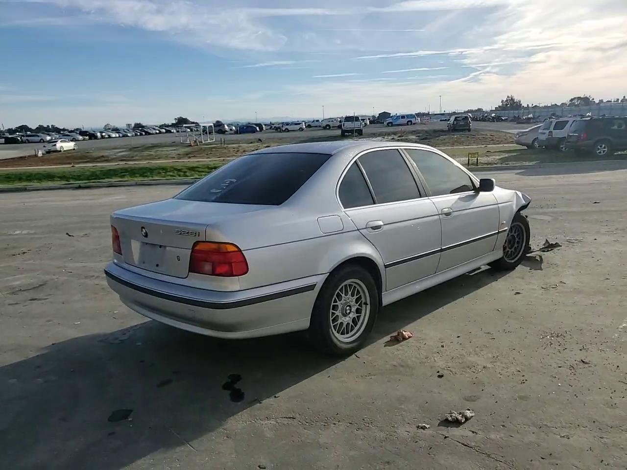 Фото: WBADM6347YGU29899