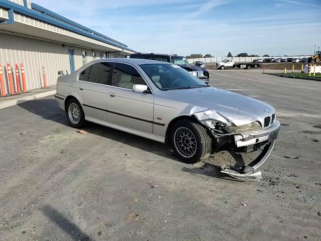 Фото: WBADM6347YGU29899