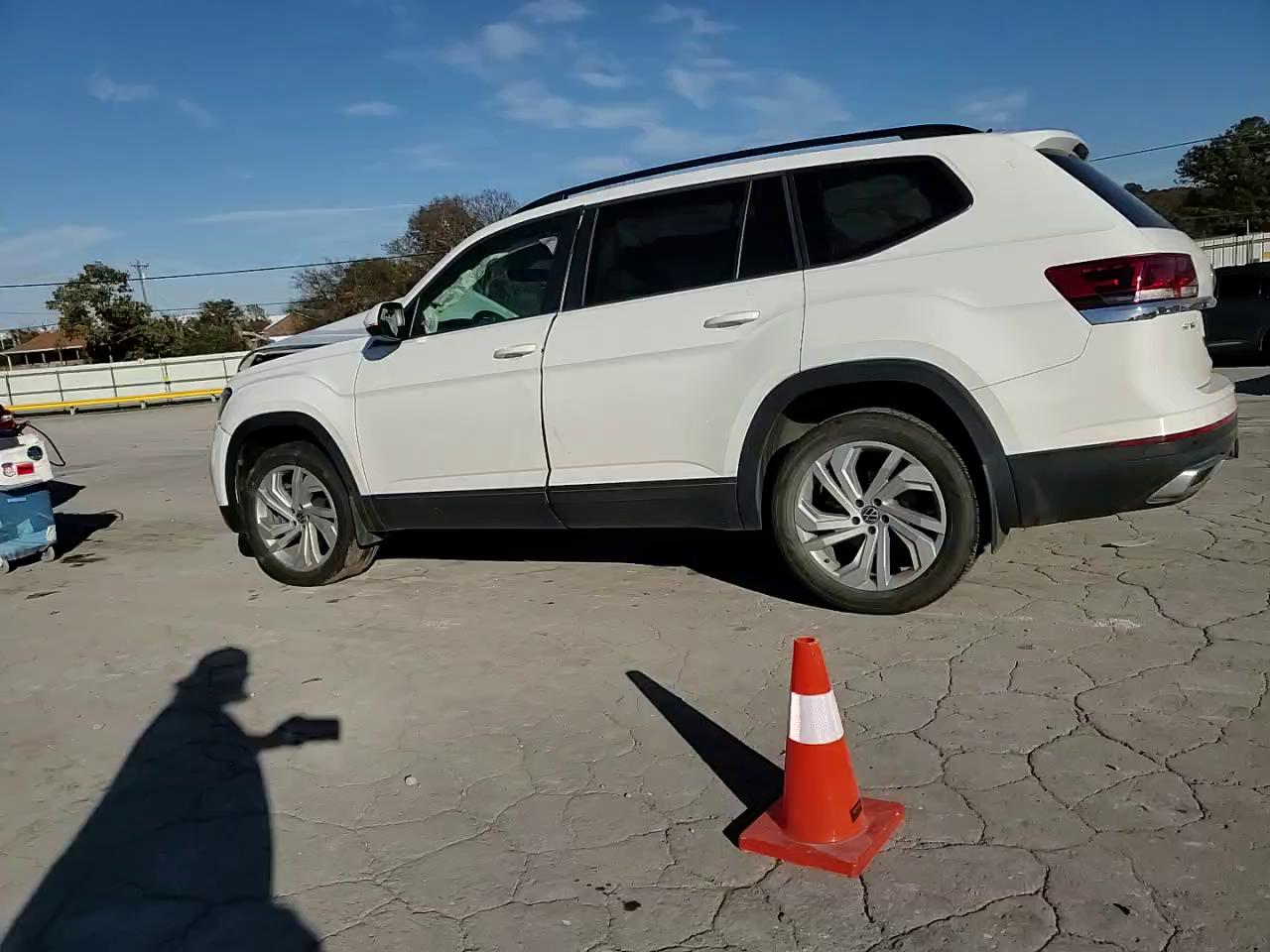 Фото: 1V2KR2CA2NC552439