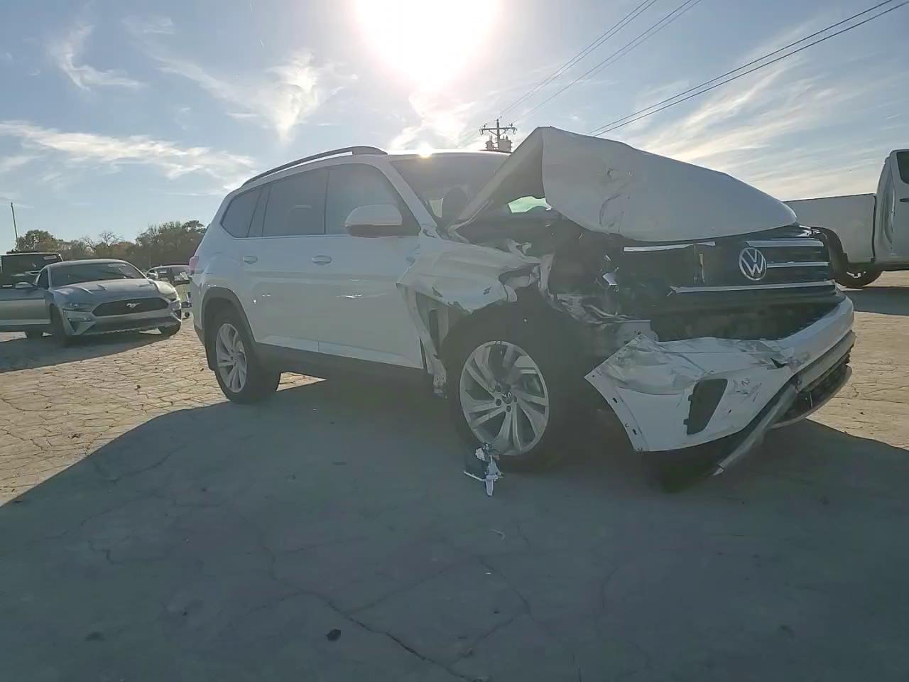 Фото: 1V2KR2CA2NC552439