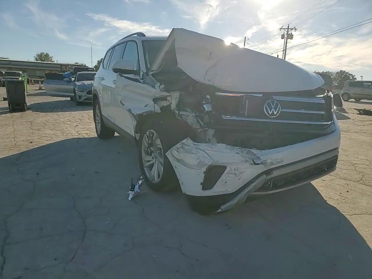 Фото: 1V2KR2CA2NC552439