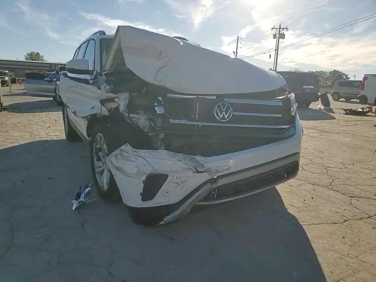 Фото: 1V2KR2CA2NC552439