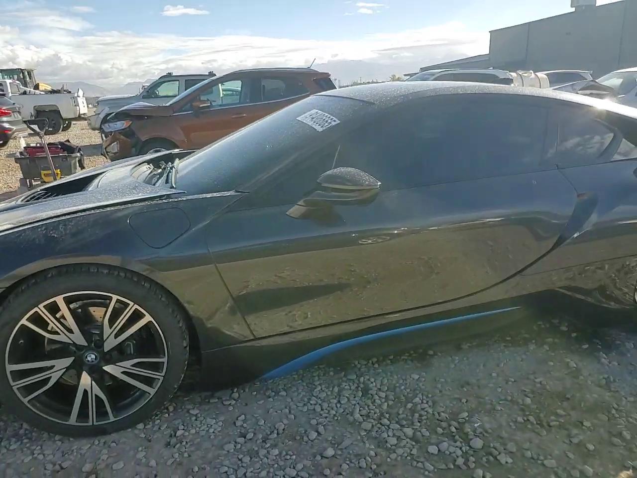 Фото: WBY2Z2C52FV392684