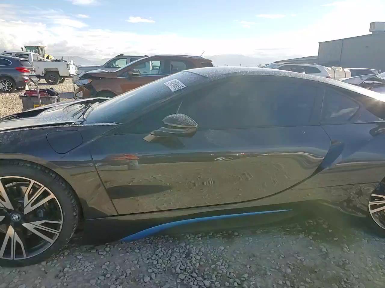 Фото: WBY2Z2C52FV392684