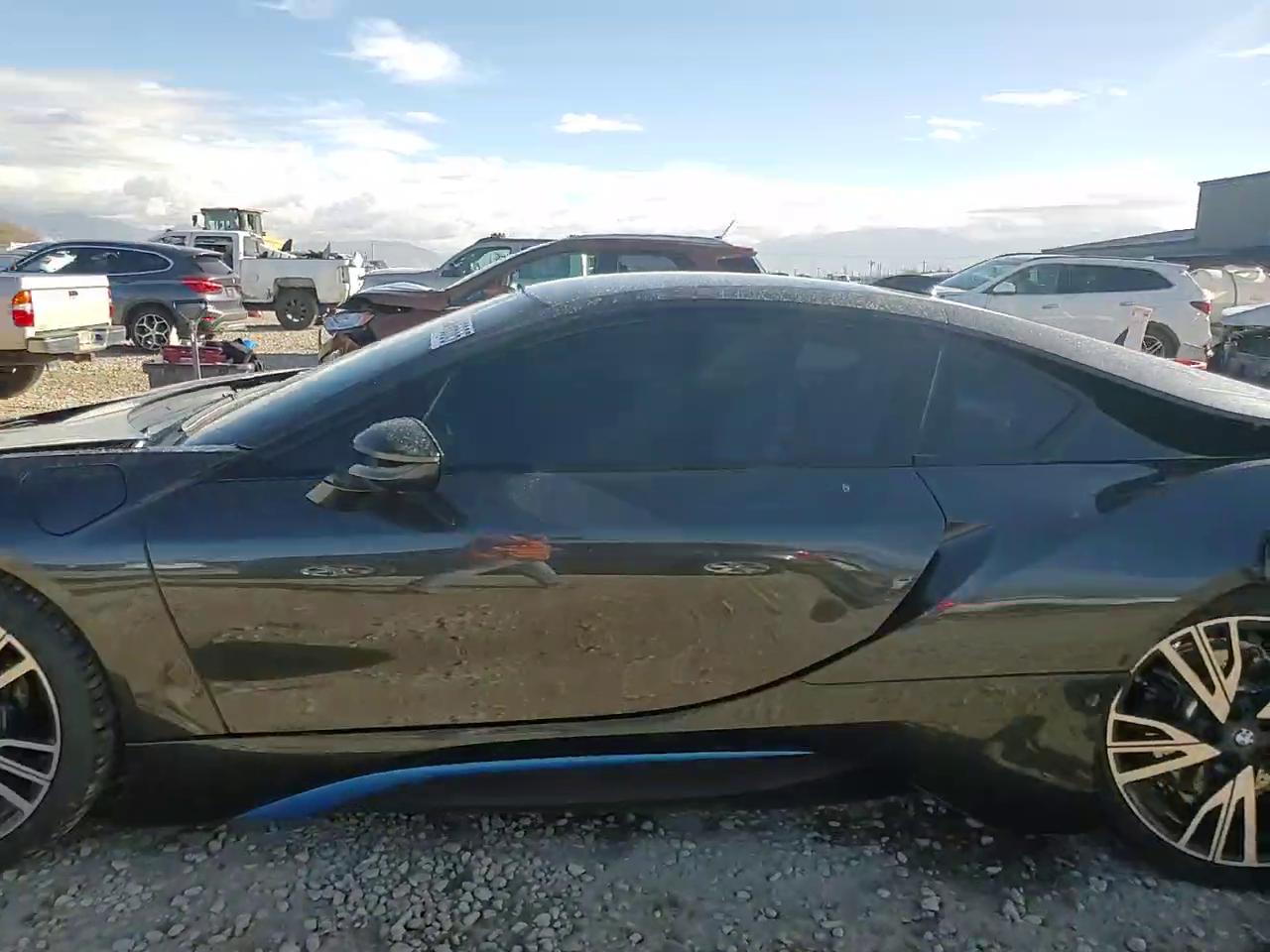 Фото: WBY2Z2C52FV392684