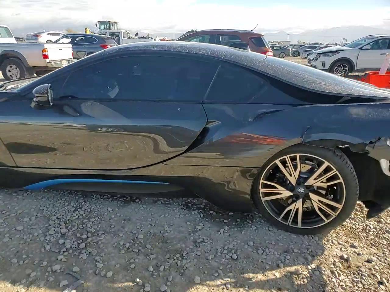 Фото: WBY2Z2C52FV392684