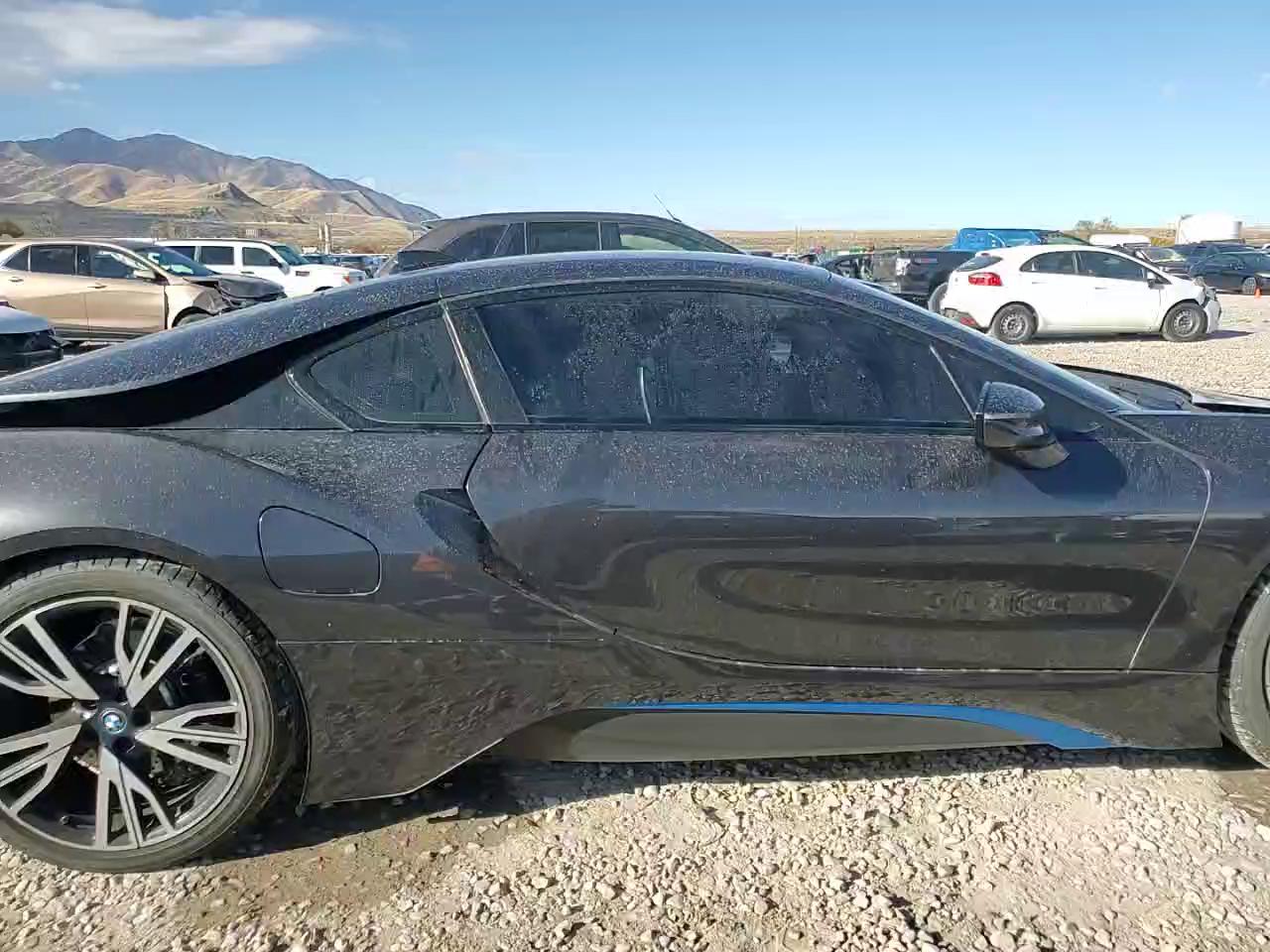 Фото: WBY2Z2C52FV392684