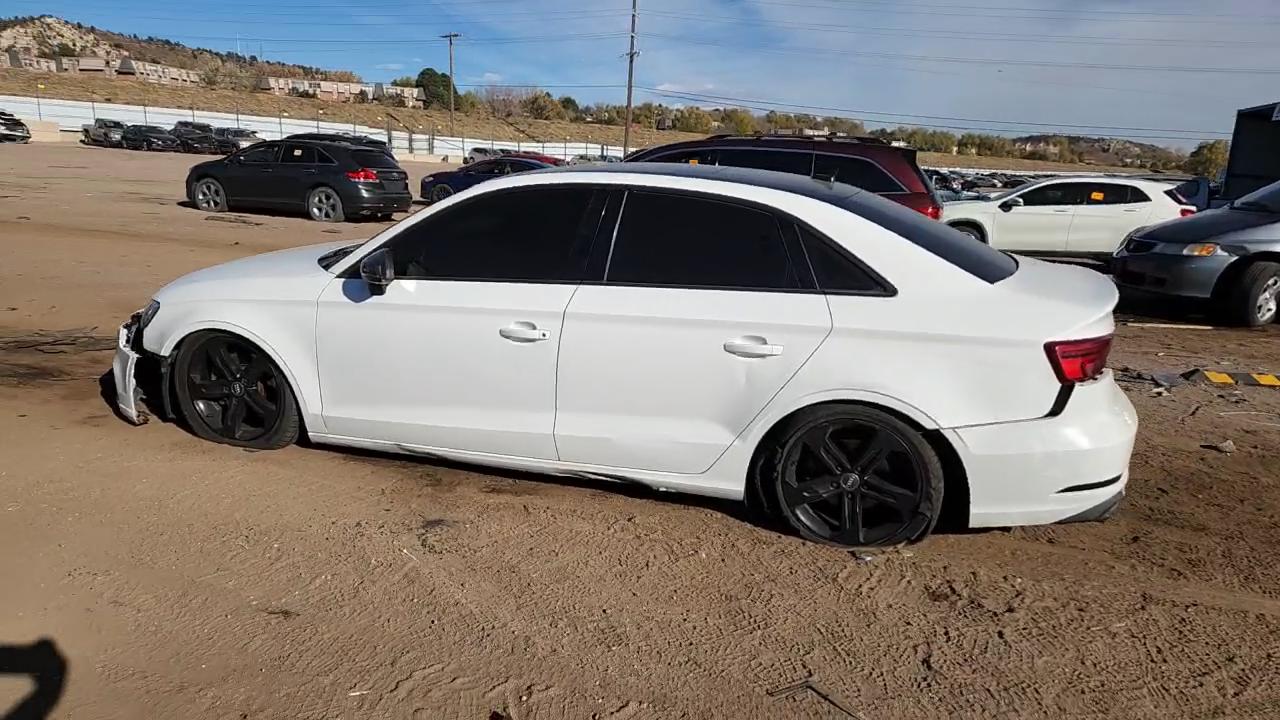 Фото: WAUB8GFF8H1042733