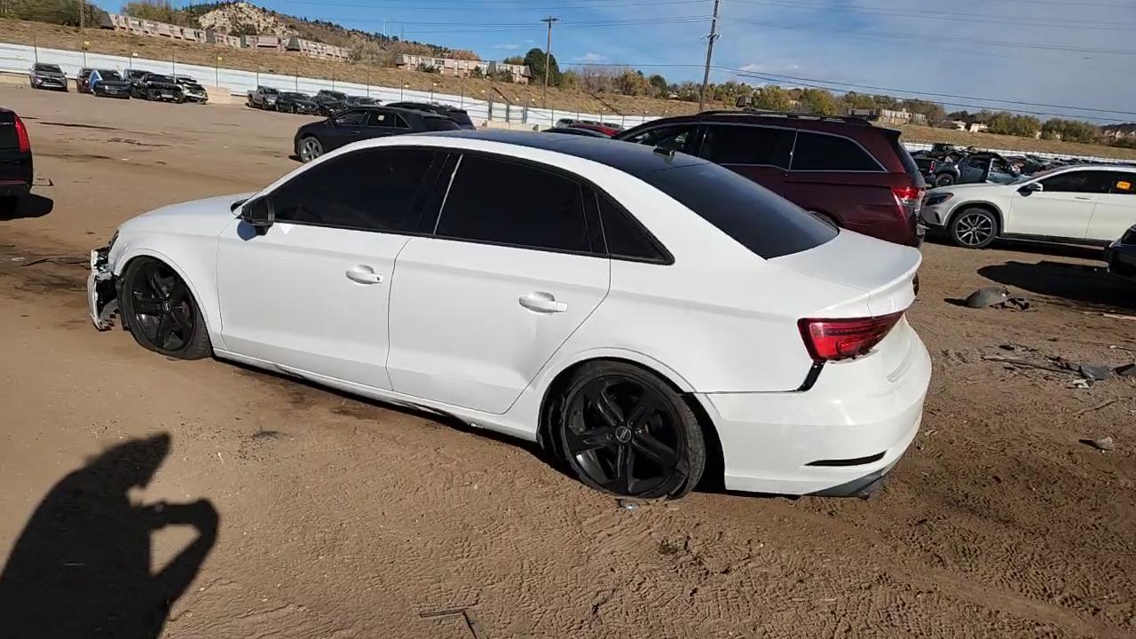 Фото: WAUB8GFF8H1042733