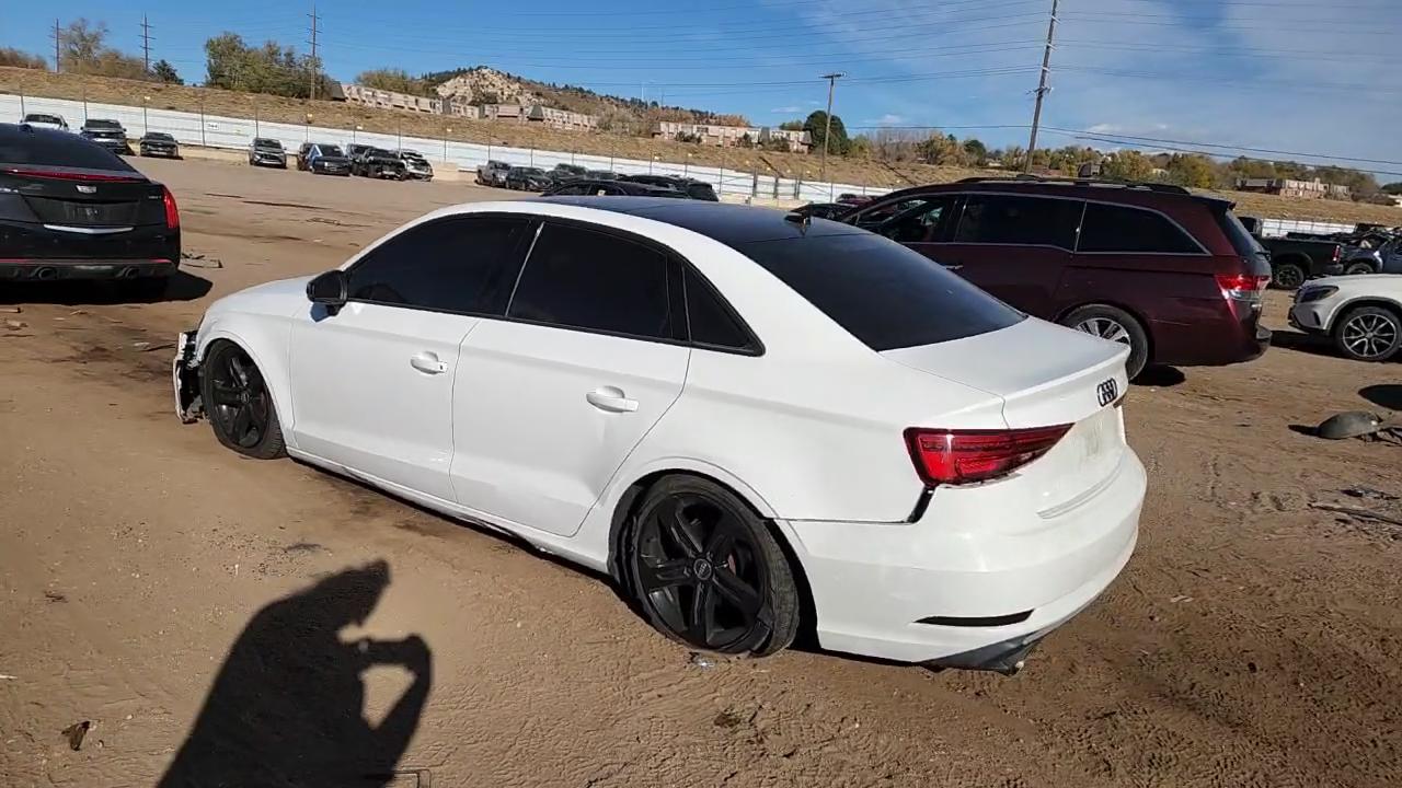 Фото: WAUB8GFF8H1042733