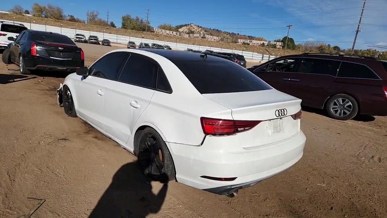 Фото: WAUB8GFF8H1042733