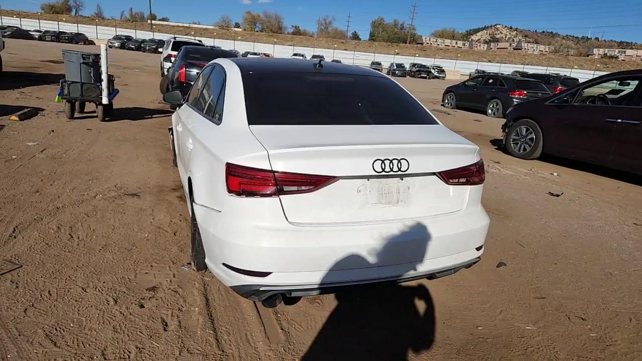 Фото: WAUB8GFF8H1042733