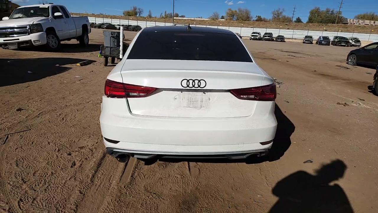 Фото: WAUB8GFF8H1042733