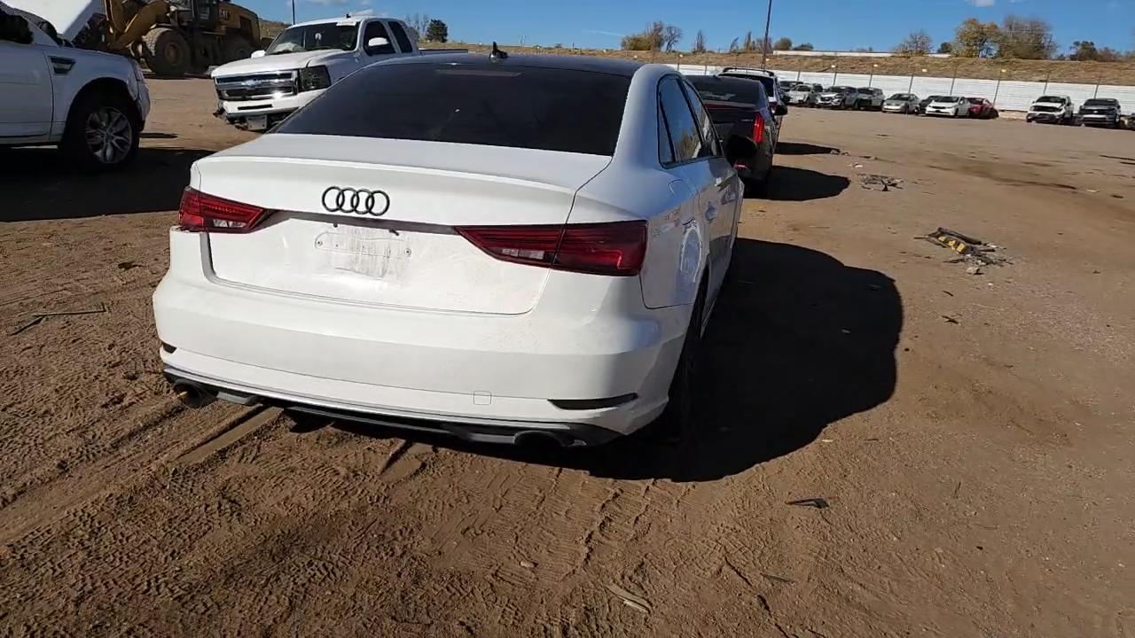 Фото: WAUB8GFF8H1042733