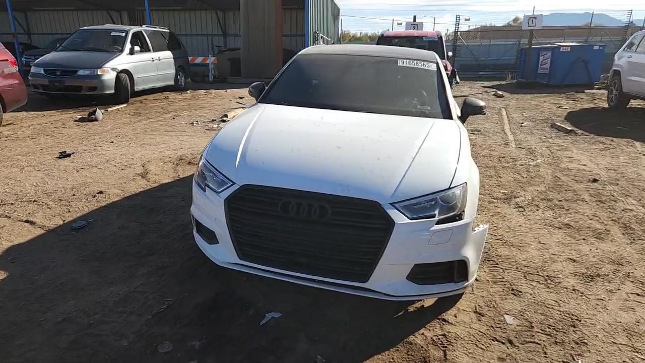 Фото: WAUB8GFF8H1042733