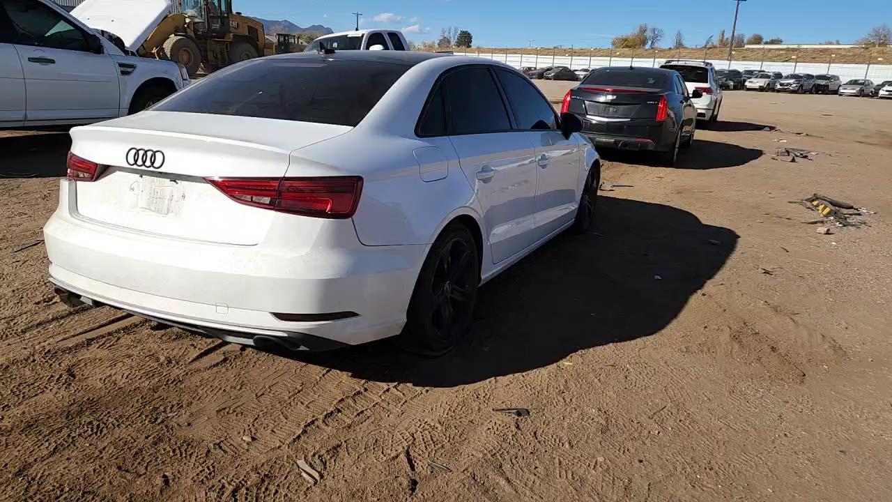 Фото: WAUB8GFF8H1042733