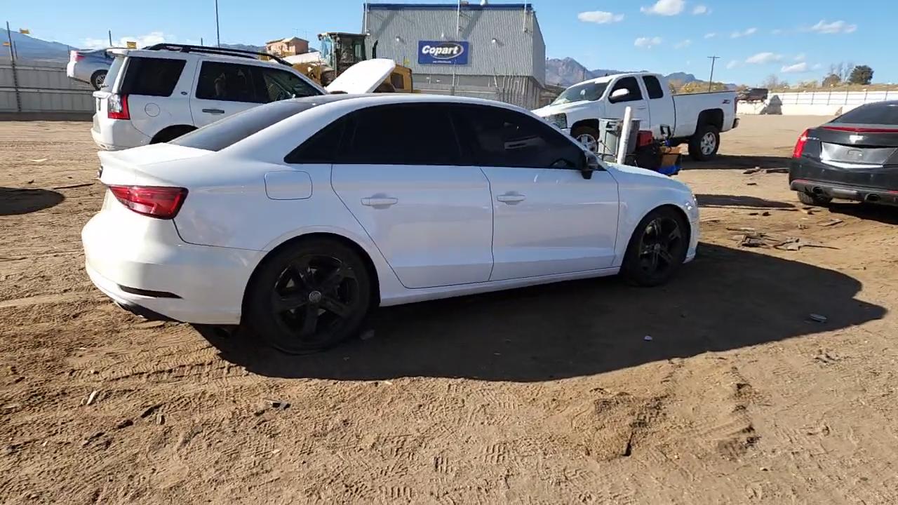 Фото: WAUB8GFF8H1042733